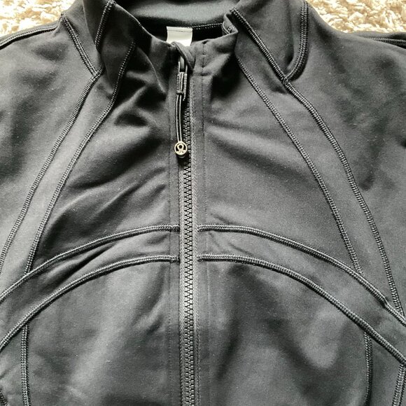 LULULEMON DEFINE JACKET LUON EXCLUSIVE HAWAII COLLECTION, HIBISCUS FLOWERS. BLAC - Picture 6 of 12